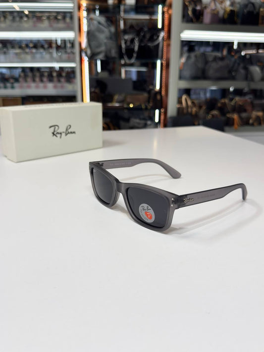 Ray Ban - R03