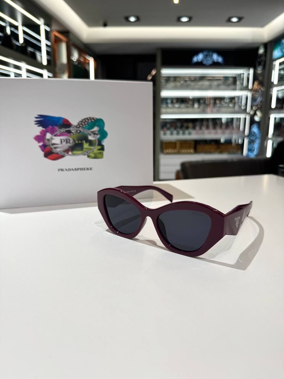 Prada - P89
