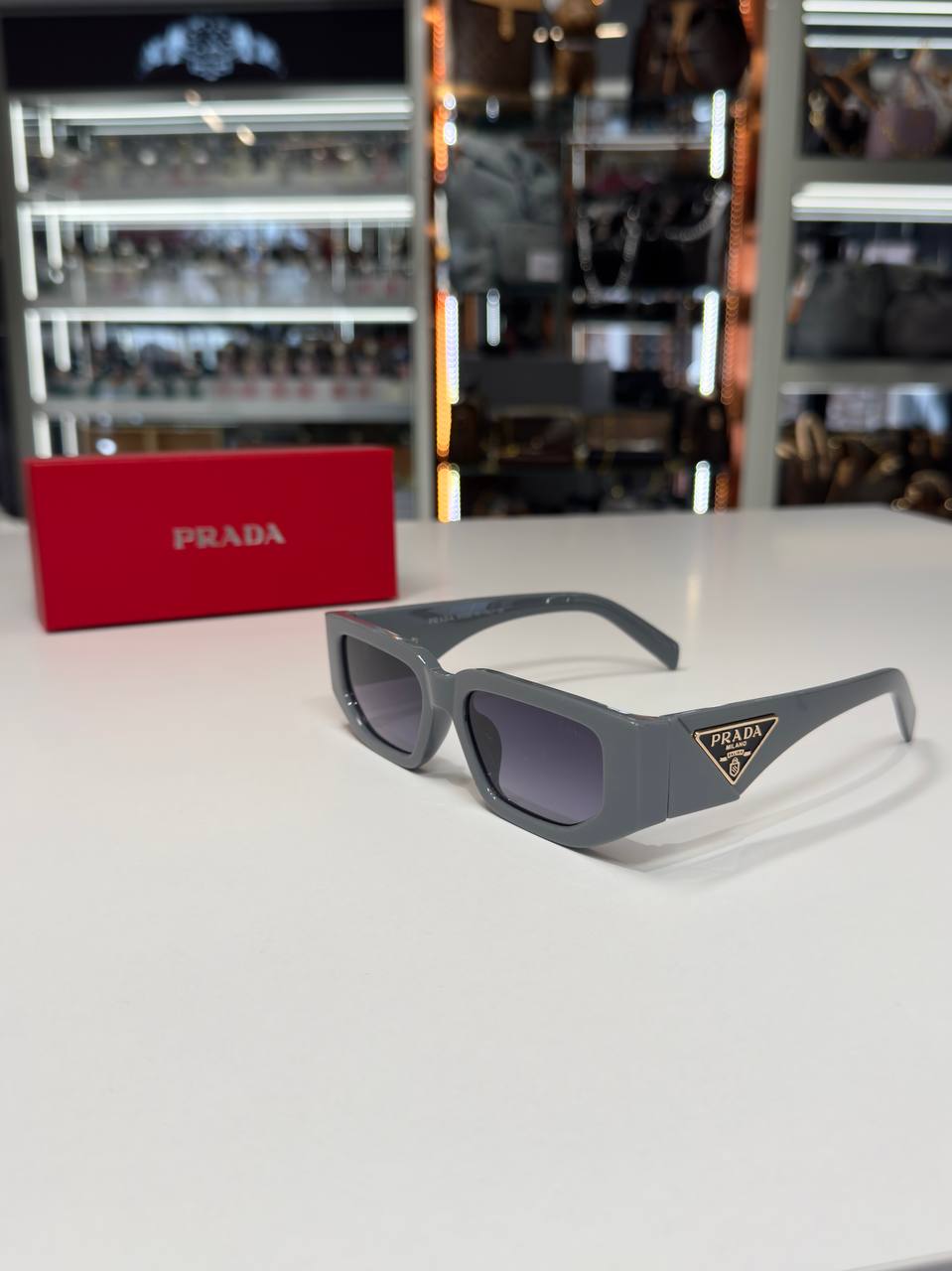 Prada - P04
