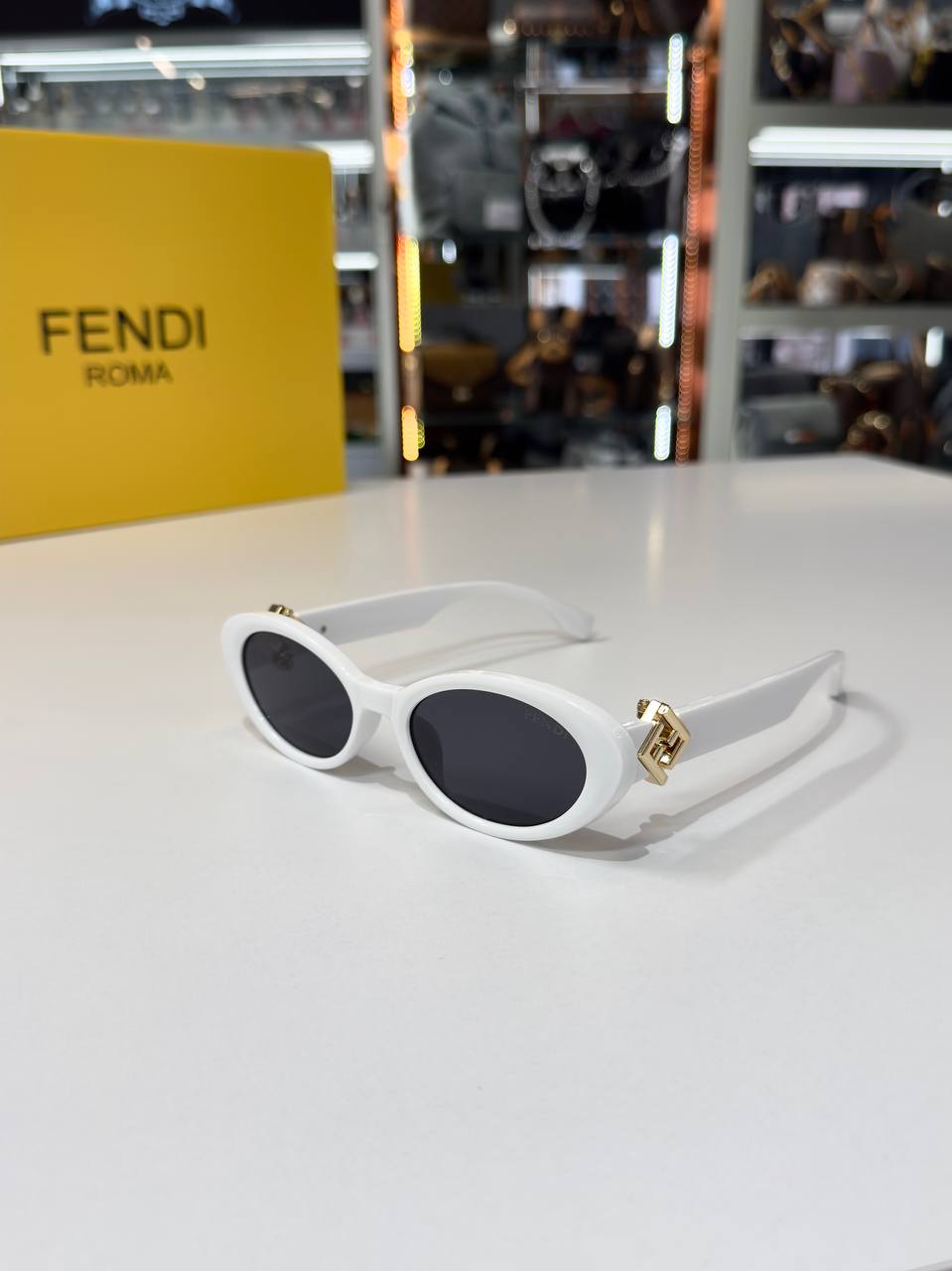 Fendi - F18